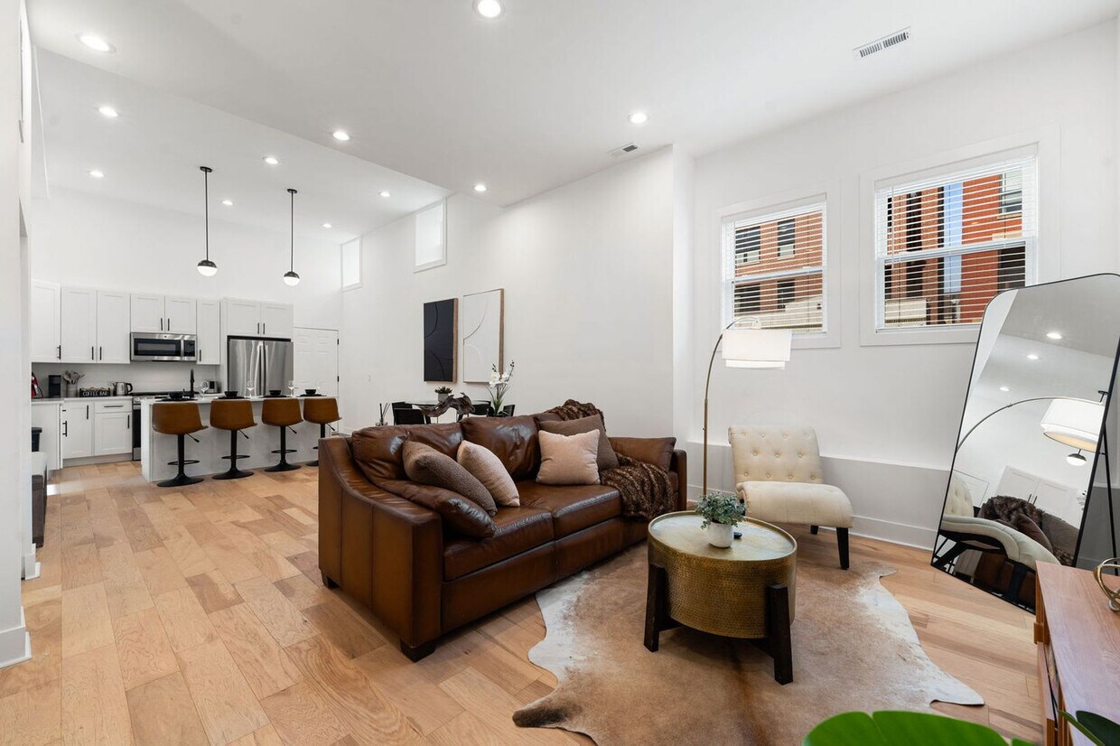 Foto principal - 1941 W Augusta Blvd