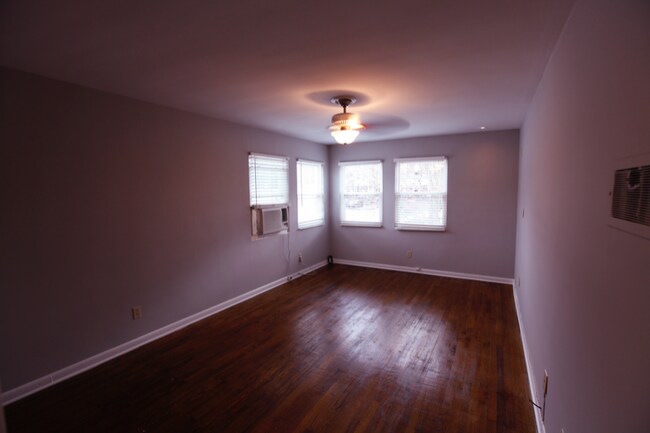 Foto del edificio - 1048 St Charles Ave NE