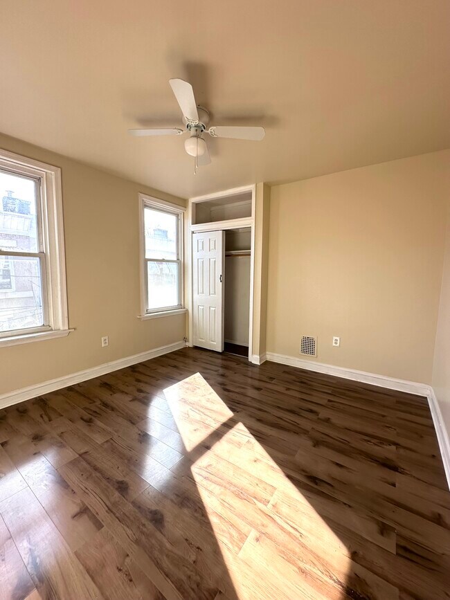 Foto del edificio - 1922 S Bonsall St