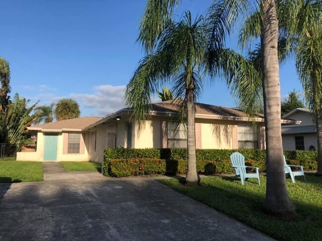 Building Photo - 9125 W Highland Pines Dr