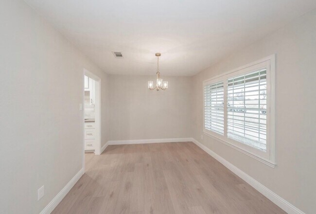 Foto del edificio - 4904 Arborlawn Dr