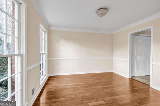 Foto del edificio - 1600 Dillwood Ct