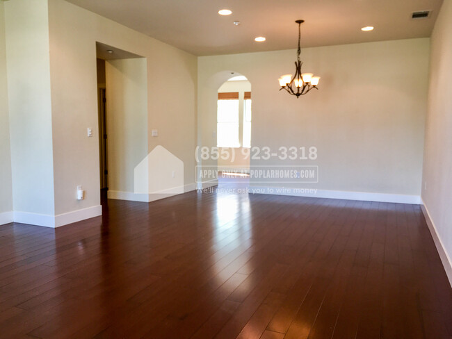 Building Photo - 442 Topaz Terrace