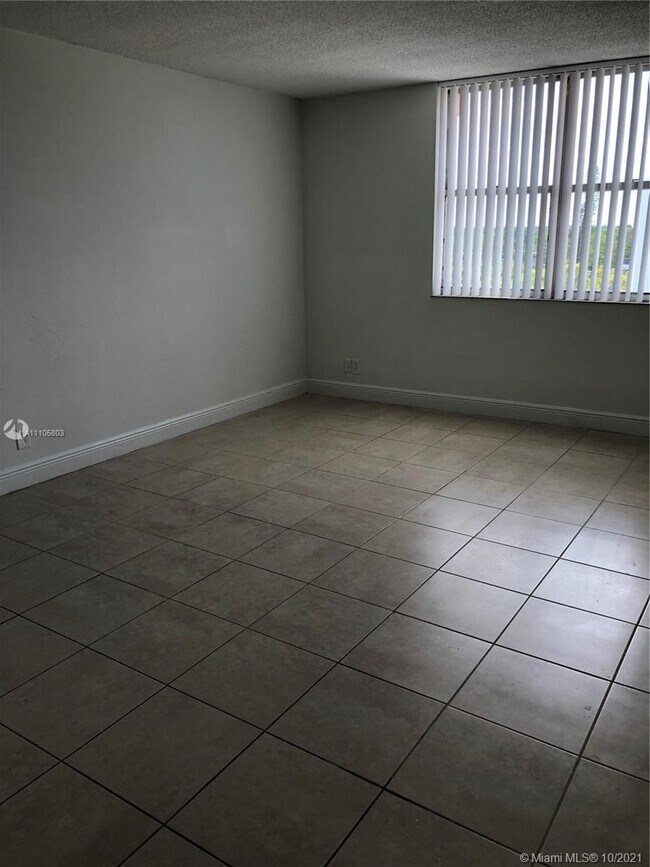 Building Photo - 9143 SW 77th Ave