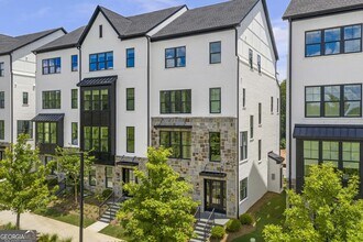 Building Photo - 2042 Juliette Ave