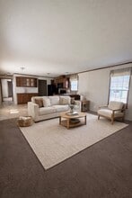 Building Photo - 220 Lakeshore Cir