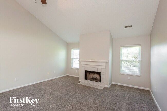 Foto del edificio - 11030 Cowan Lake Ct