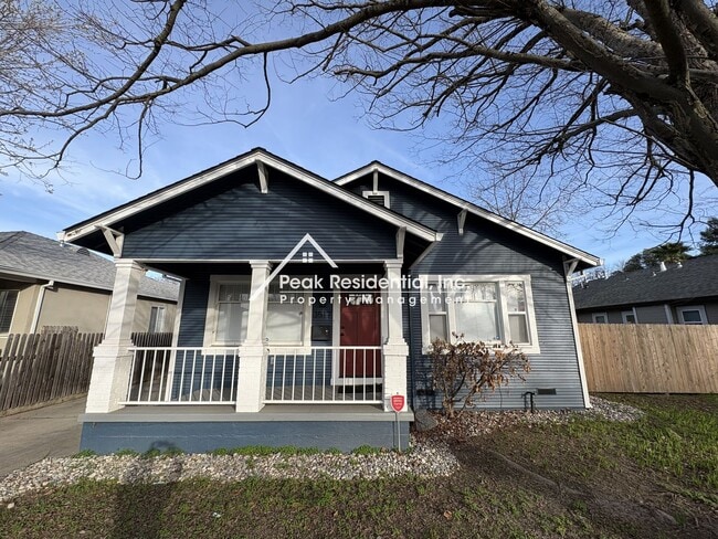 Building Photo - Updated 3bd/2ba Sacramento Home