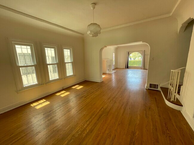 Dining Room - 1034 S Cloverdale Ave