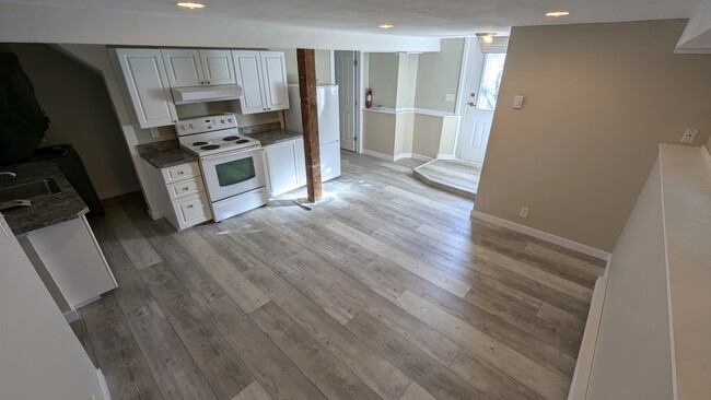 Building Photo - 2821 Admirals Rd