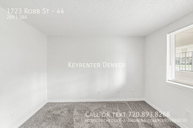Foto del edificio - Charming Garden-Level Condo in Prime Location