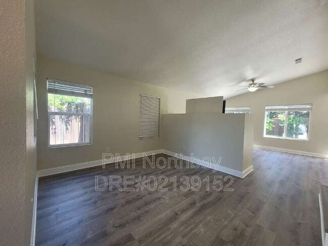 Building Photo - 239 Brookside Dr