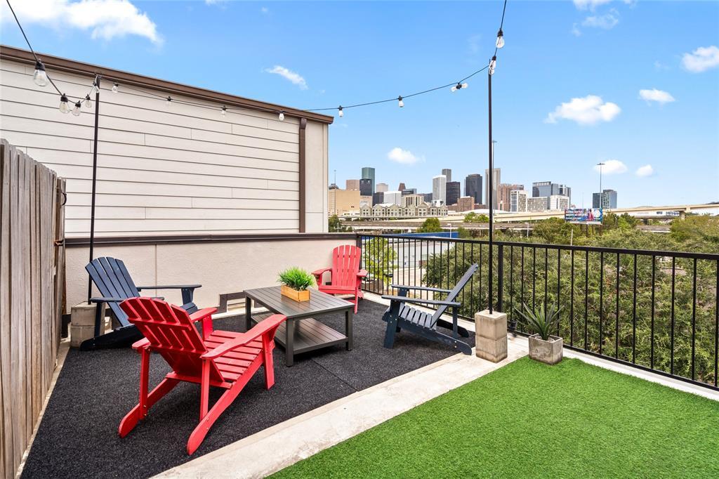 Foto principal - 2104 Webster St