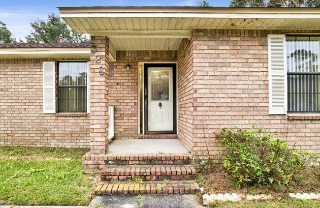 Building Photo - Northeast Pensacola Home