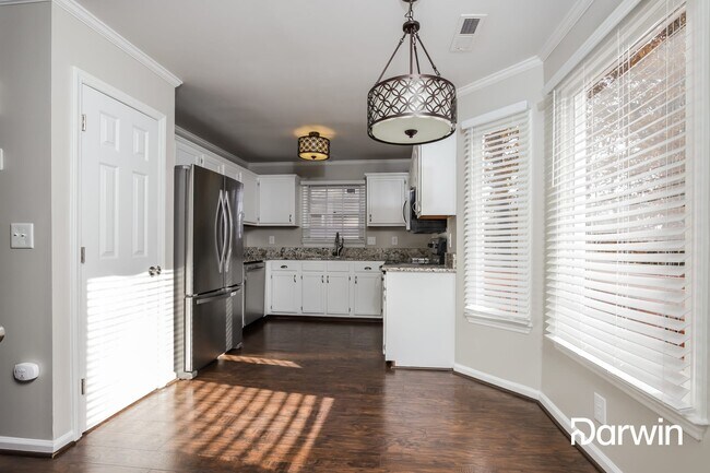 Foto del edificio - 1052 Stamford Club Drive, Rural Hall, NC 2...