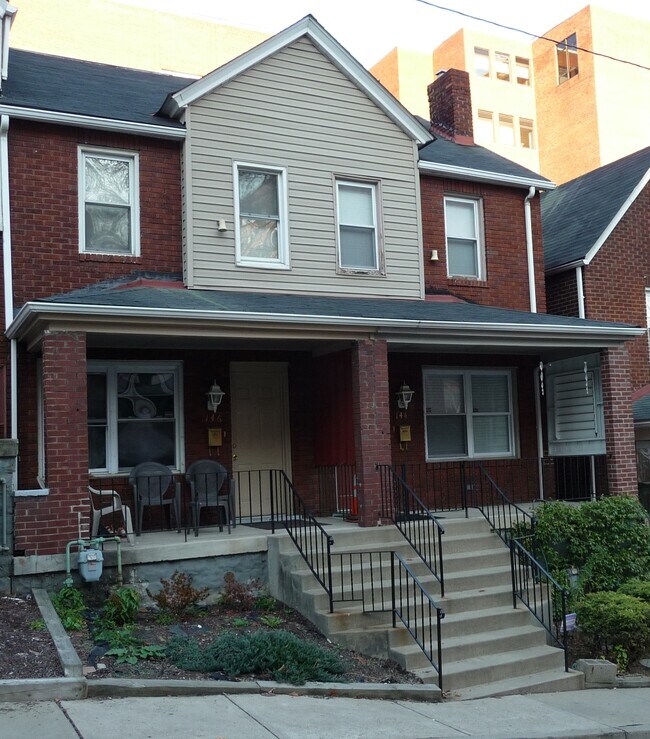 Building Photo - 144 Chesterfield Rd.
