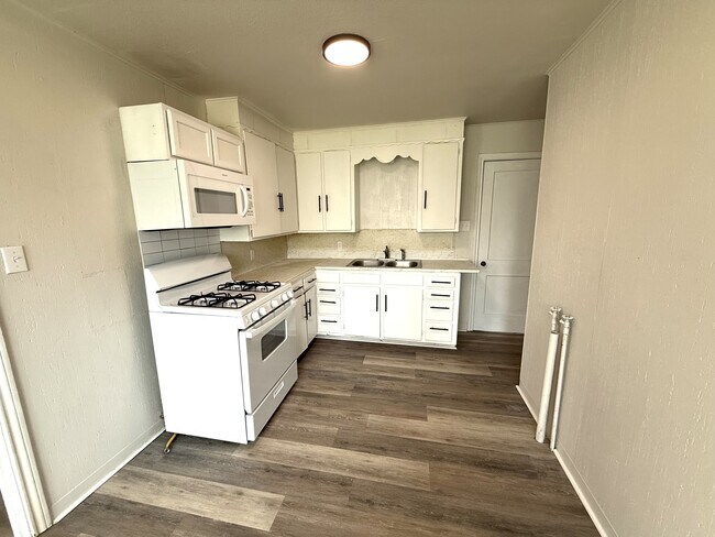 Foto del edificio - 330 C St