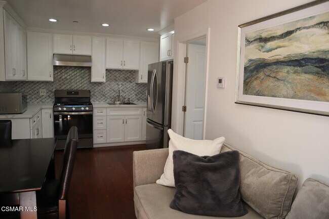 Foto del edificio - 18600 Ingomar St