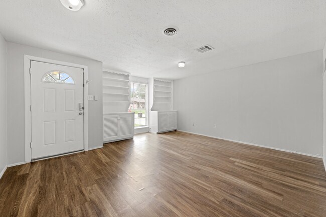 Foto del edificio - 408 Grantham Rd