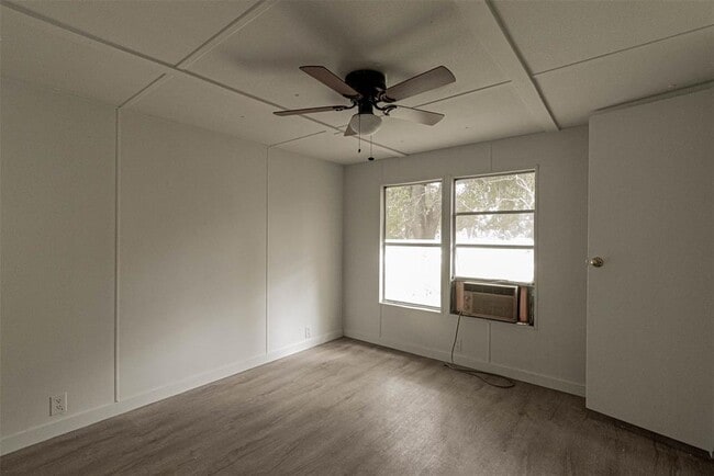 Building Photo - 2422 Avilion Ct