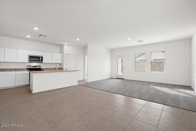 Building Photo - 8129 S 63rd Dr