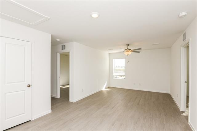 Foto del edificio - 2700 Mistwood Dr