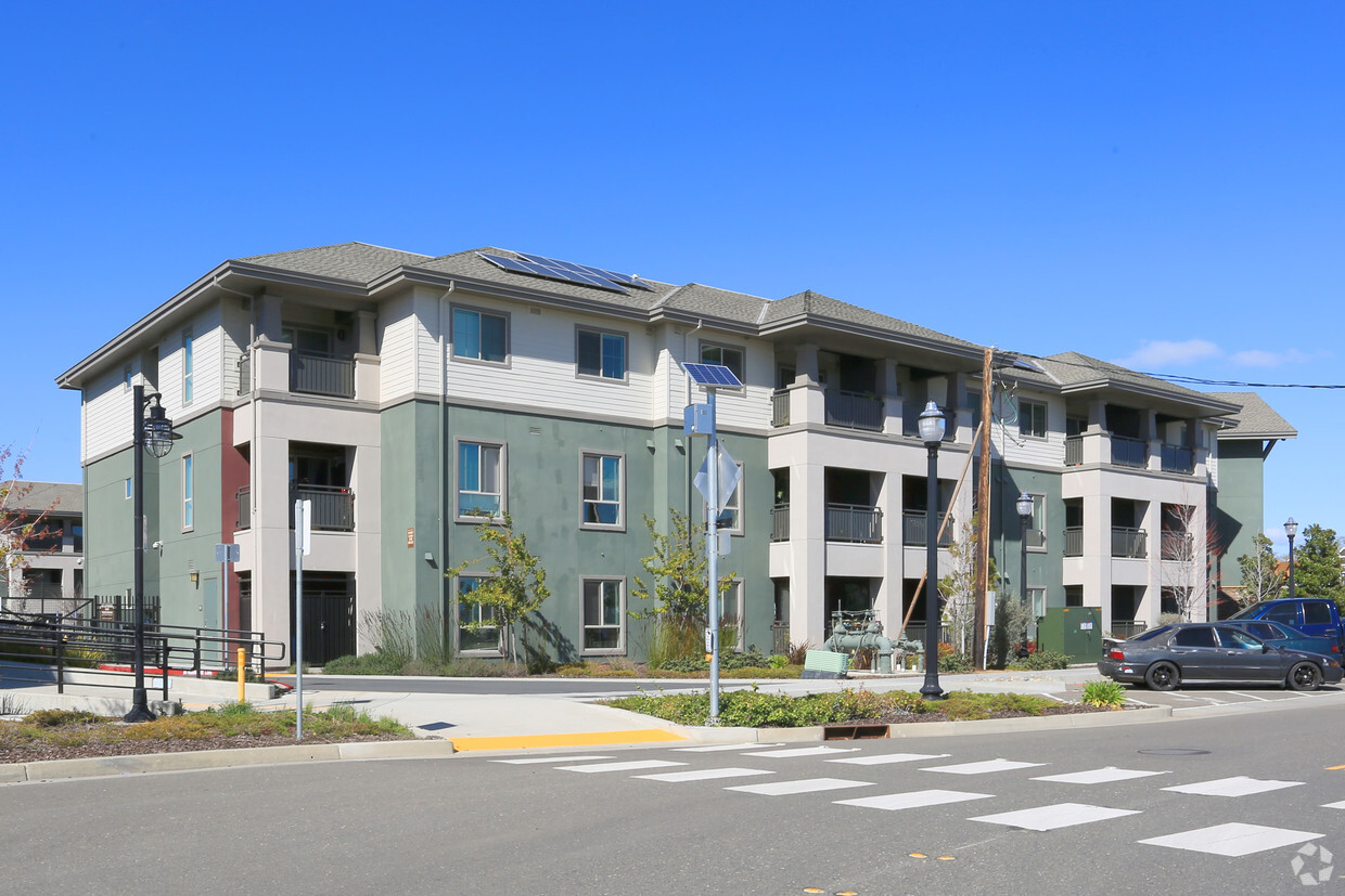 Foto del edificio - Curtis Park Court Senior Apartments