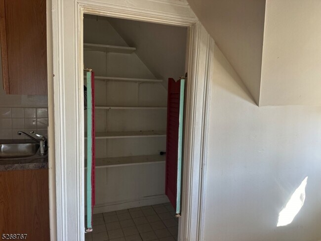 Foto del edificio - 324 Claremont Ave