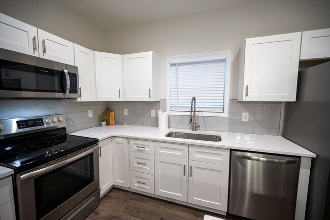 Foto del edificio - Brand-New 3BR/3BA Corner-Lot Home in Downtown Durham – $2,000