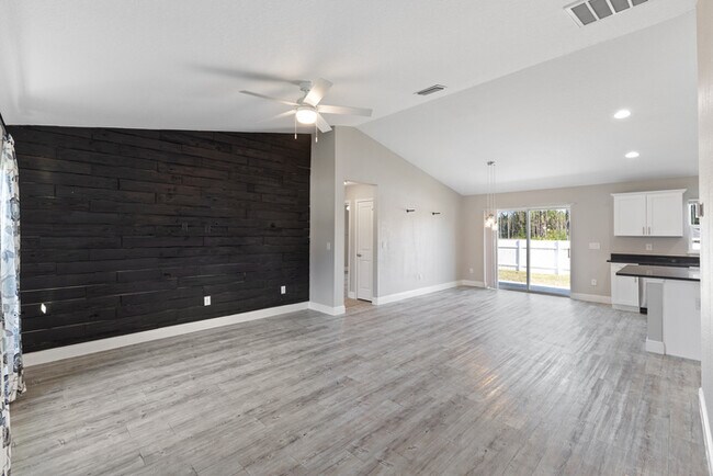 Building Photo - 7 Pecan Dr Terrace