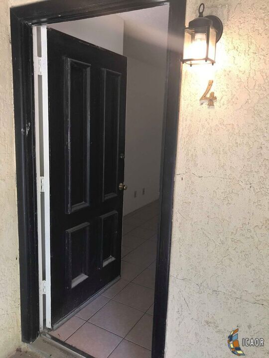 Foto del edificio - 185 W D St