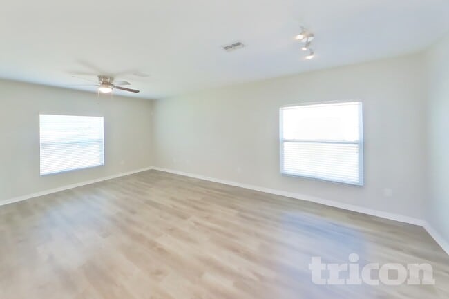 Building Photo - 13814 Crater Cir