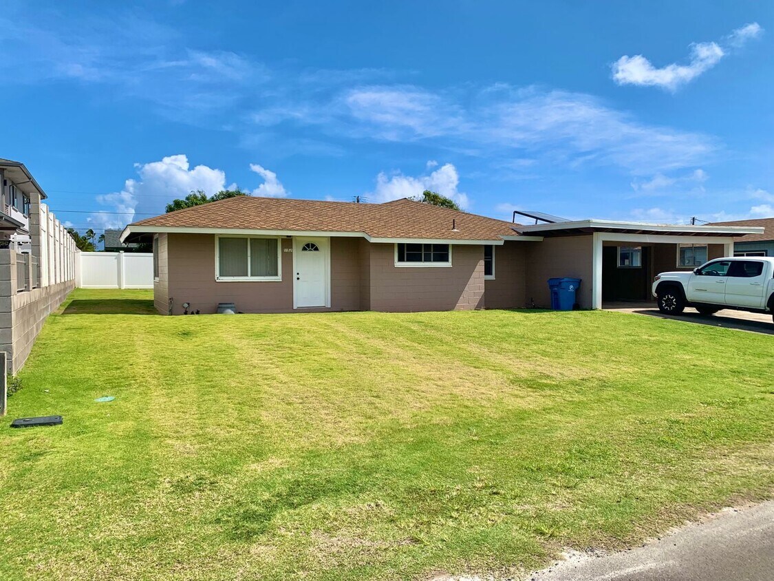Charming 3 Bedroom / 2 Bath House in Kahului! House Rental in Kahului