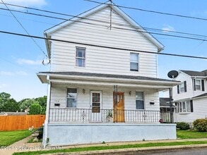 Building Photo - 176 Cherry St