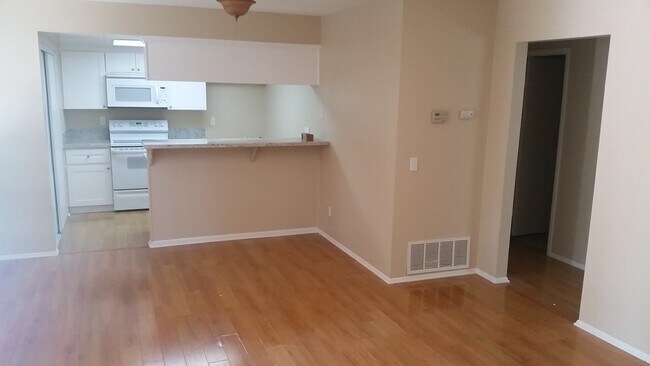 Foto del edificio - 1 STORY CONDO