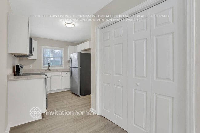 Building Photo - 2032 Rebecca Ln