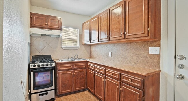 Building Photo - 500 Tillery St