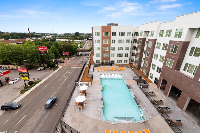 Nova-Knoxville-Formerly-Aspen-Heights-Knoxville-Off-Campus-Apartments-Near-The-University-of-Tennessee-Knoxville-Aerial-View-of-Rooftop-Pool - Nova Knoxville