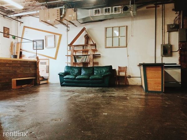 Primary Photo - 230 Franklin St