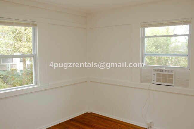 Foto del edificio - 107 W Newcomb Rd