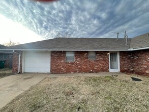 Building Photo - 3603 Willow Springs Dr
