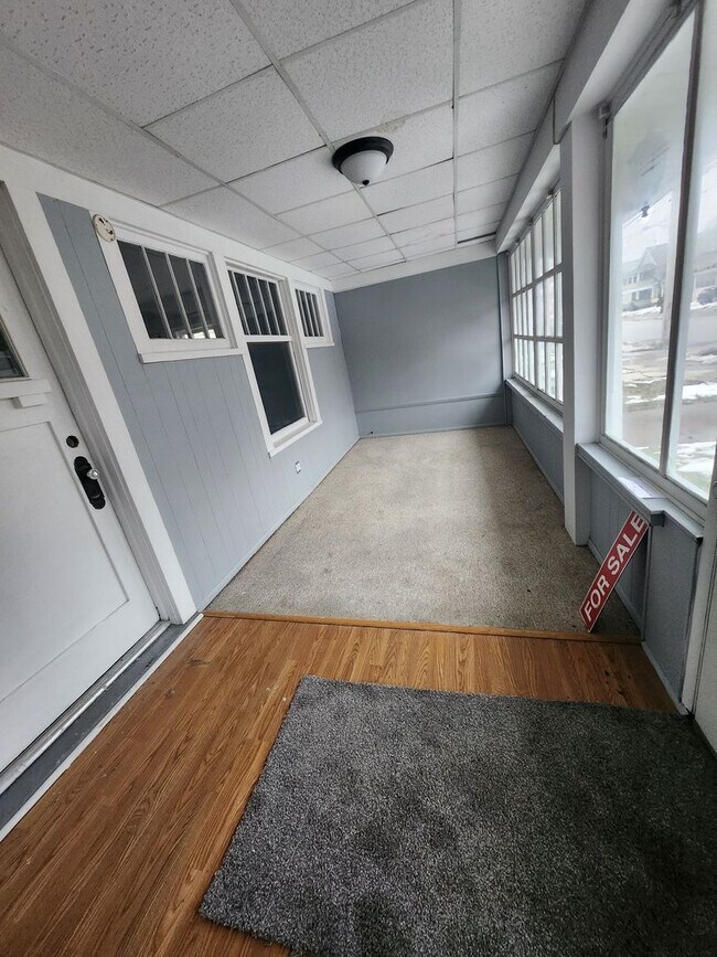 Foto del edificio - West side aingle family home