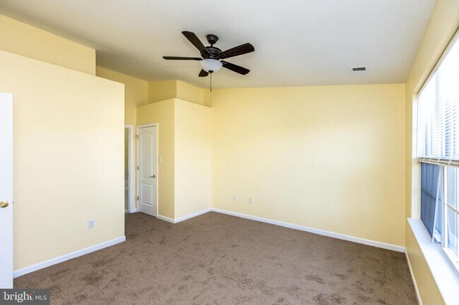 Building Photo - 8601 Side Saddle Ct