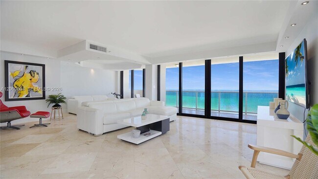 Foto del edificio - 5757 Collins Ave