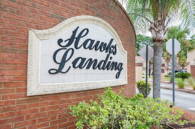 Building Photo - Great townhome with 2 car gargar and washer/dryer