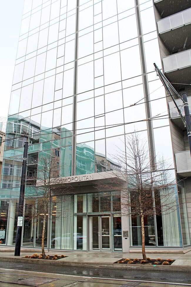 Foto del edificio - Unrivaled Cosmopolitan Condo w/Breathtaking City & River Views