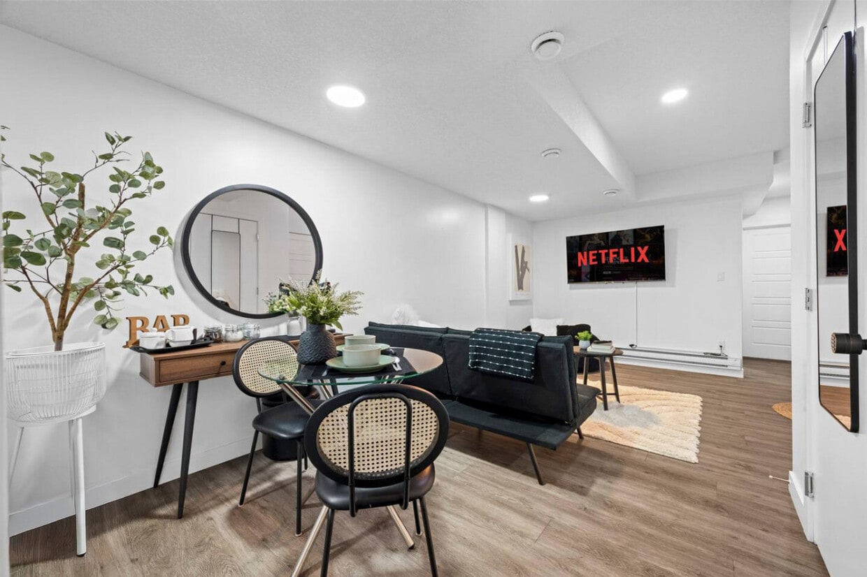 Photo principale - 10751-10792 92 St NW