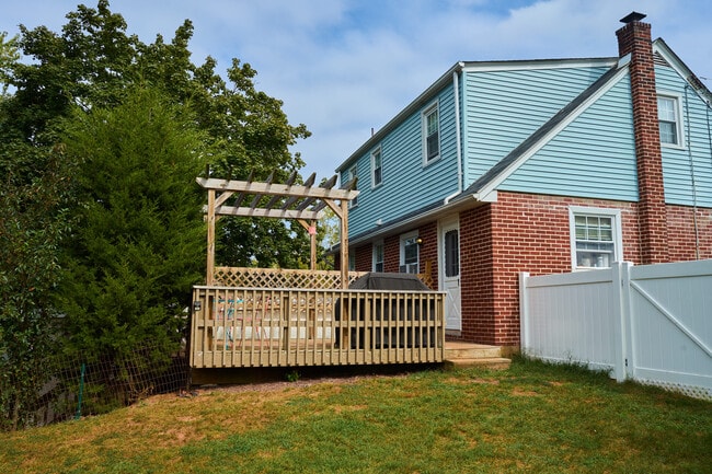 Back Porch - 1604 Clearview Rd