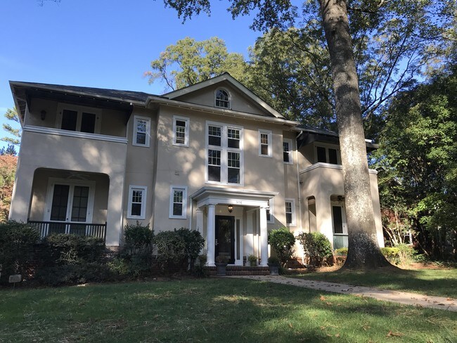Foto del edificio - 916 Bromley Rd