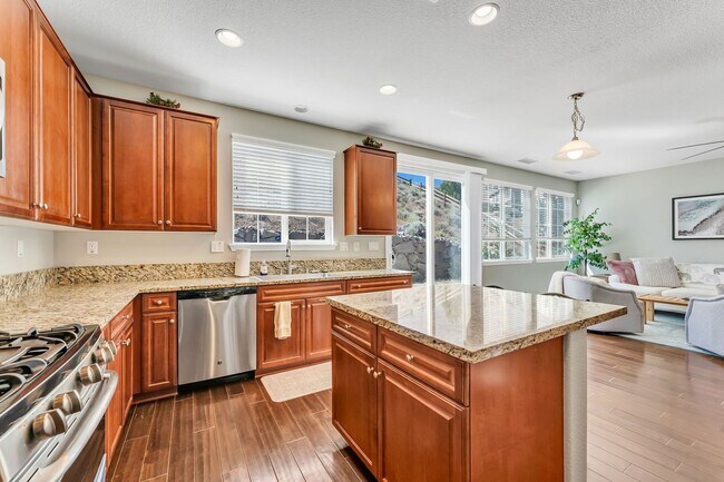 Building Photo - Fully Furnished Modern Home Includes Utilities for Lease